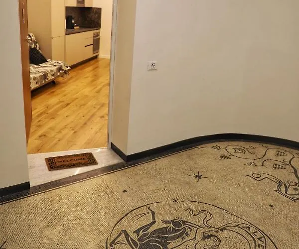 Cavour Home